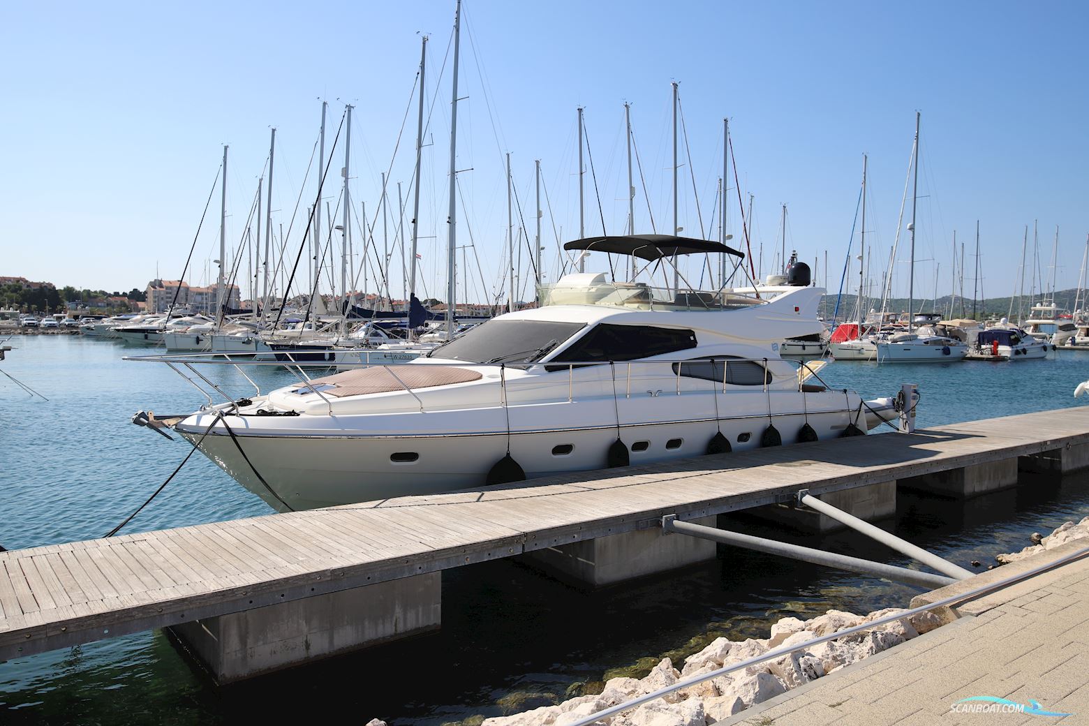 Ferretti 480 Motorbåd 2003, med Man D2876LE motor, Kroatien