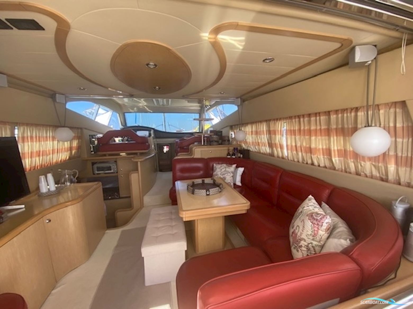 Ferretti 530