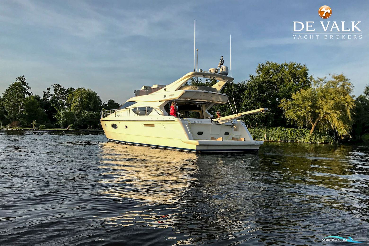 Ferretti 550