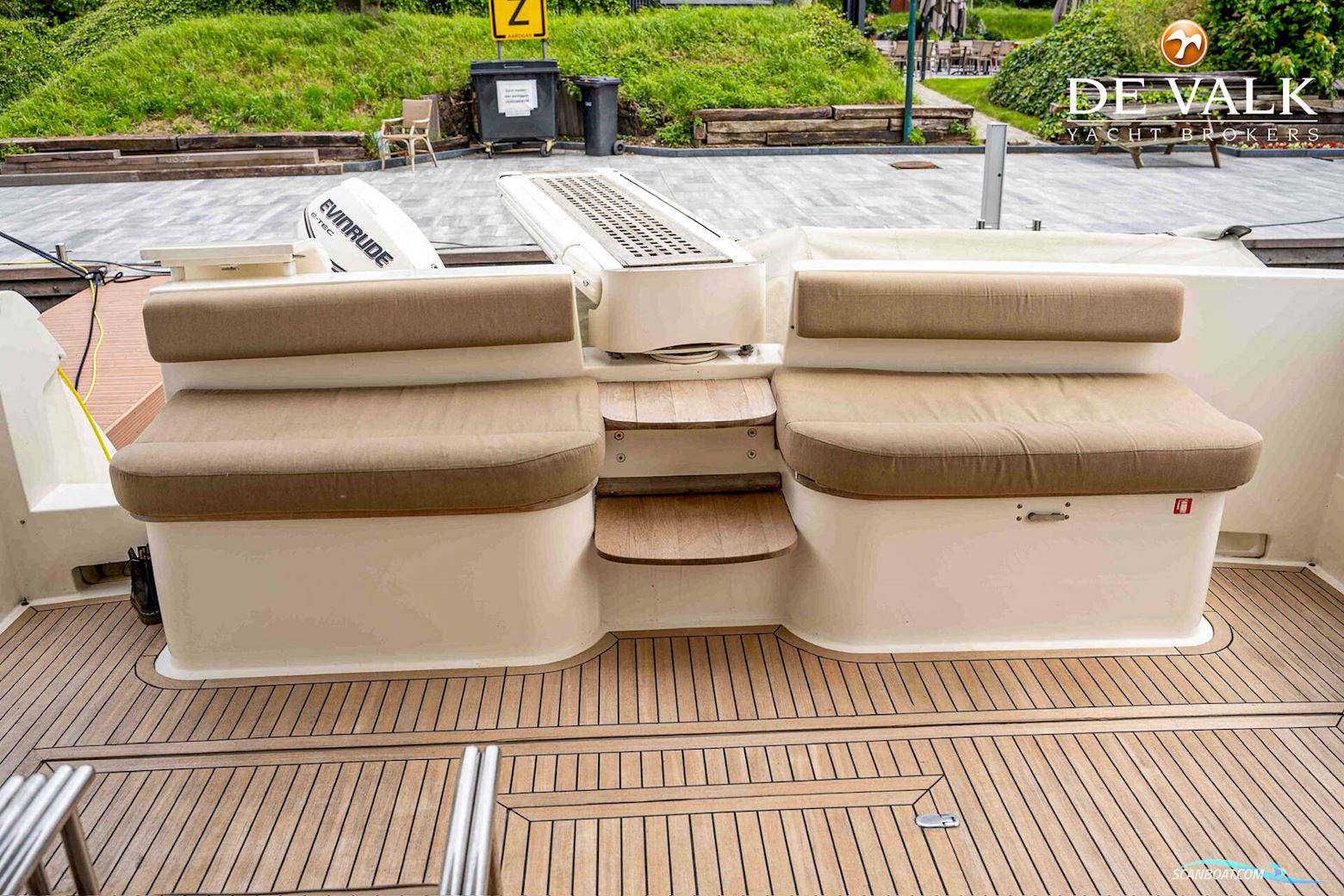 Ferretti 550