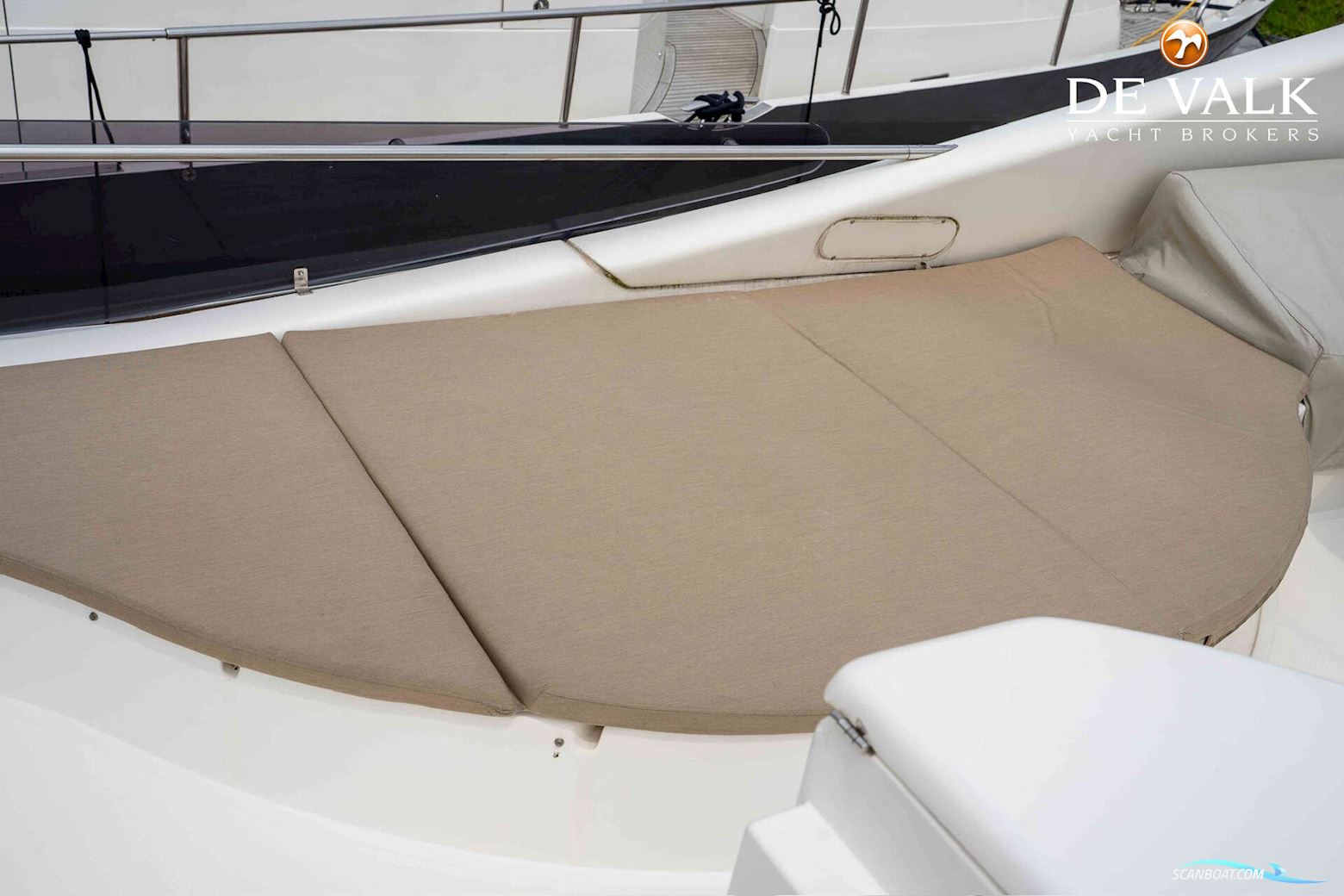 Ferretti 550