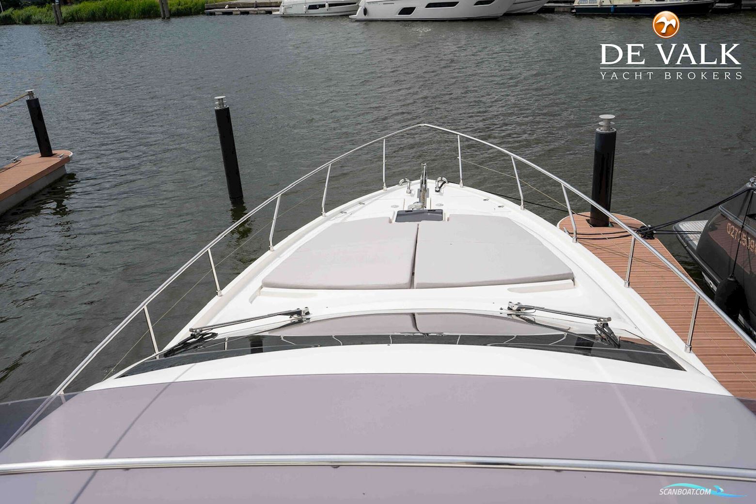 Ferretti 550