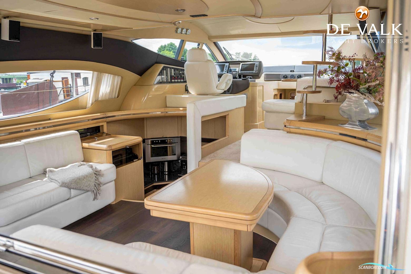 Ferretti 550