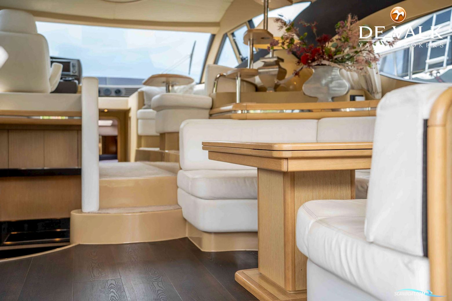 Ferretti 550