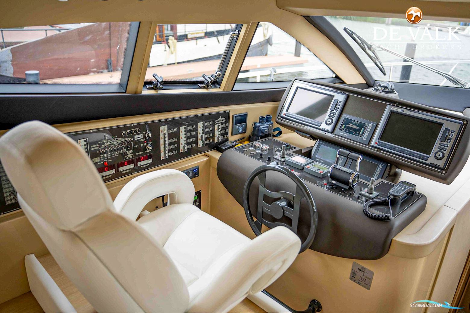 Ferretti 550
