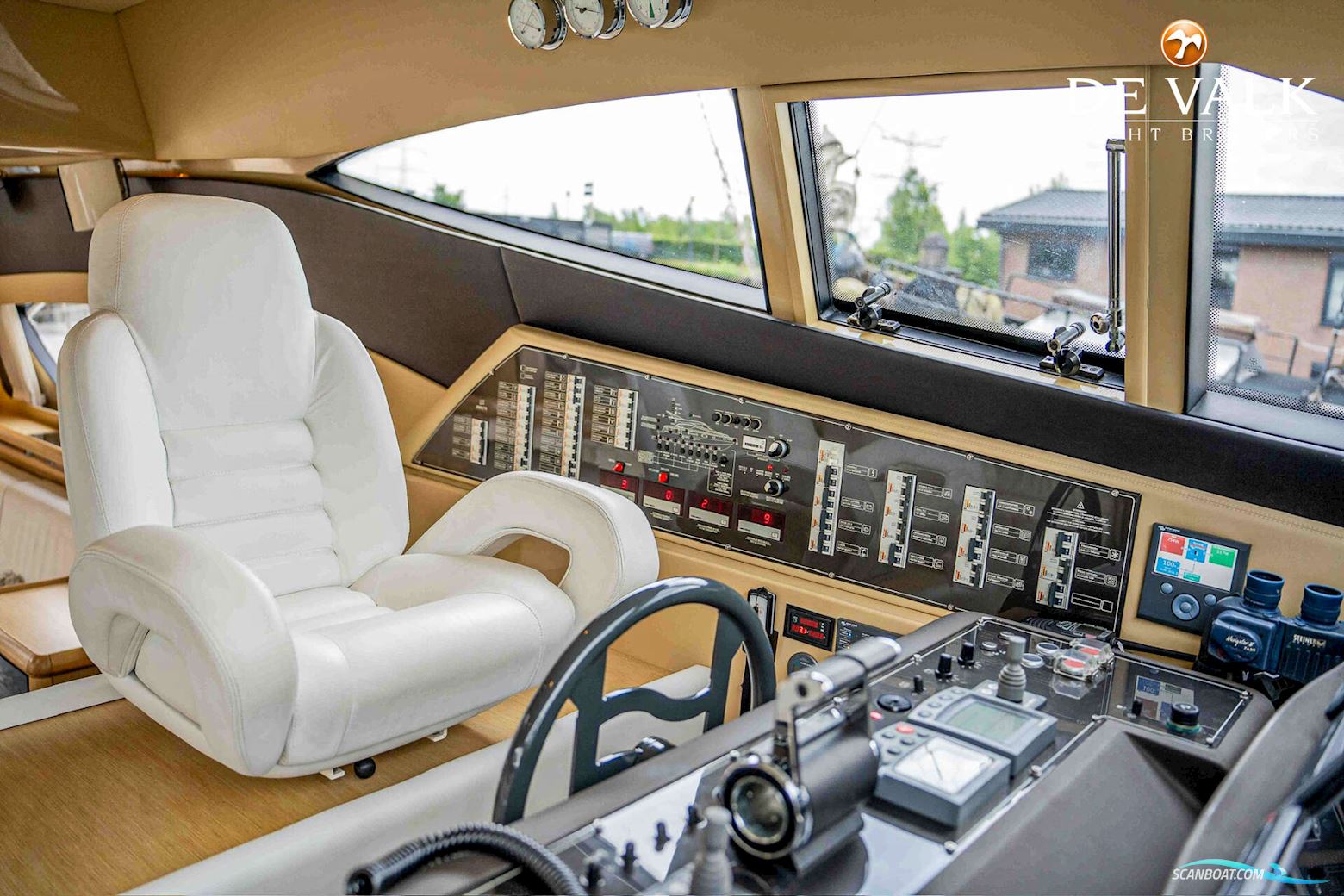 Ferretti 550