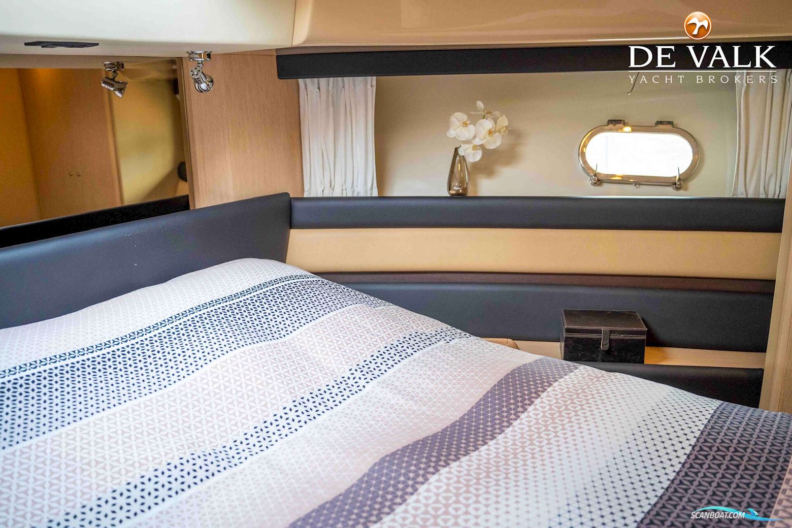 Ferretti 550