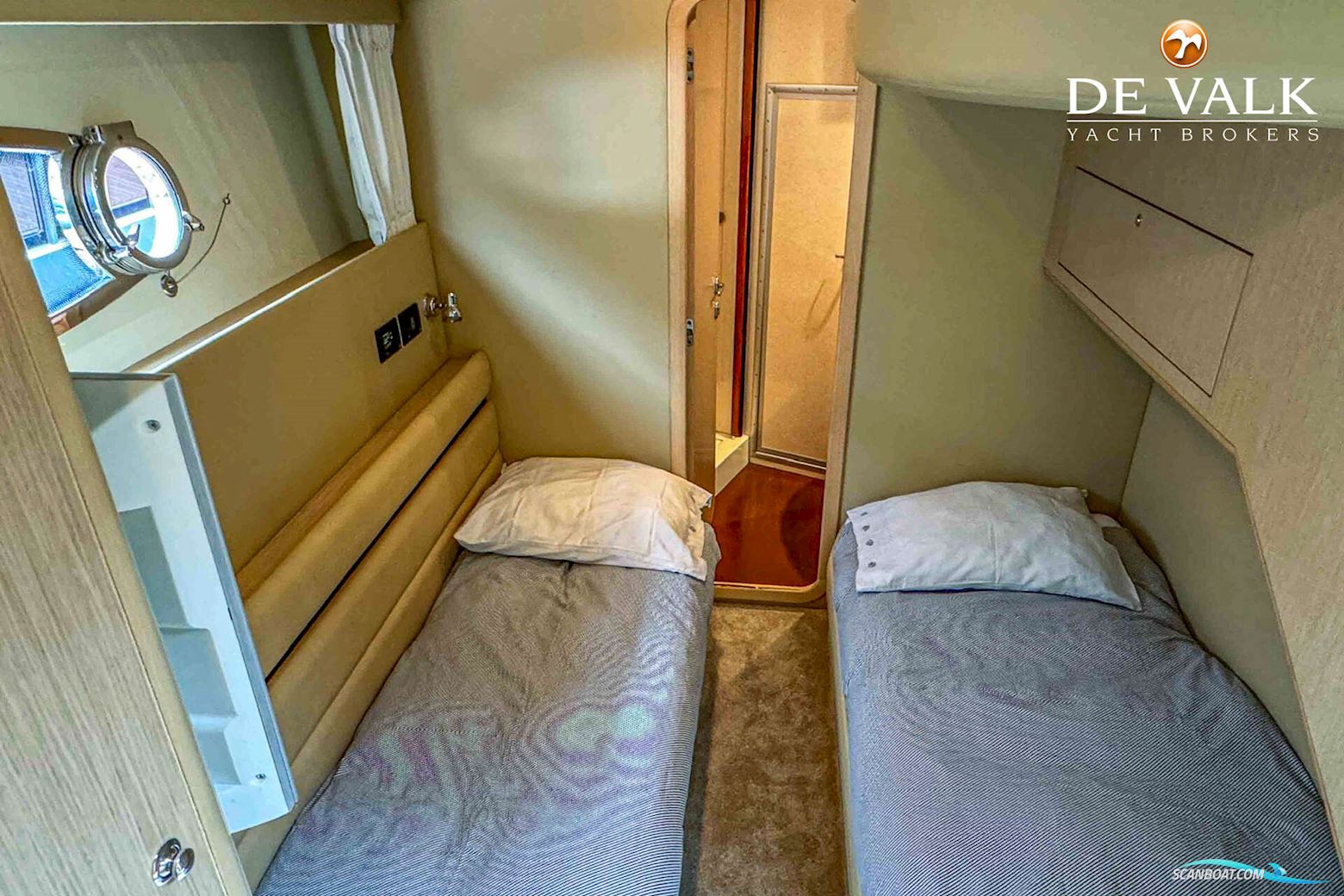 Ferretti 550