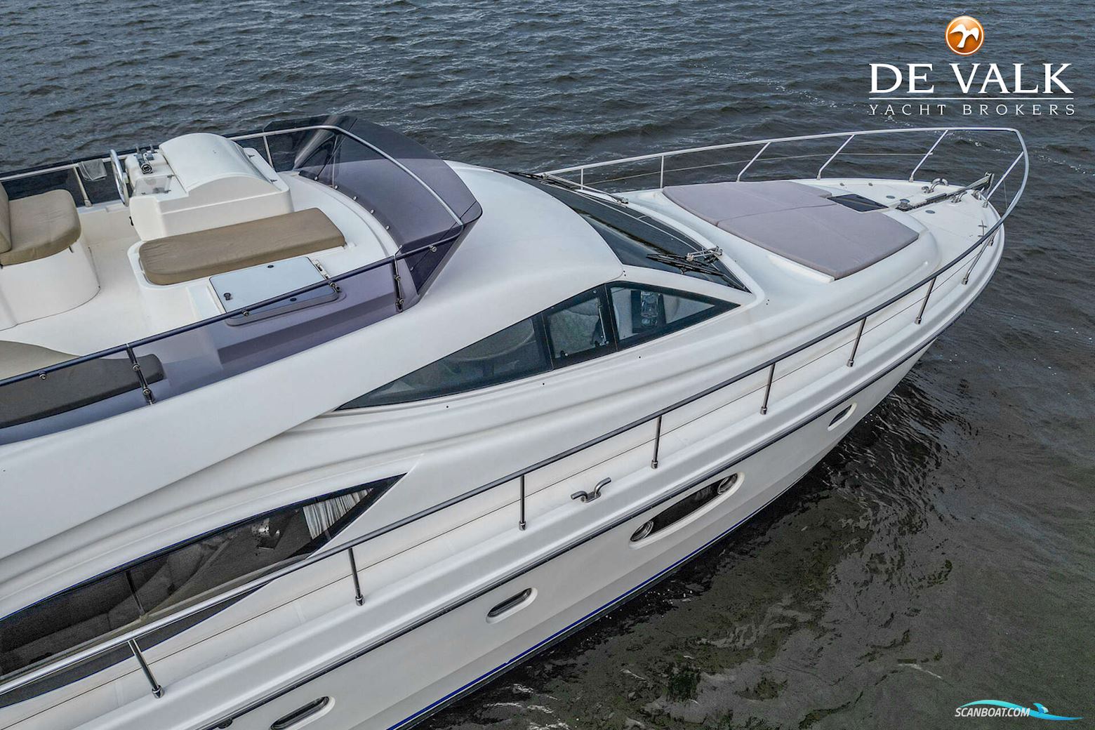 Ferretti 550