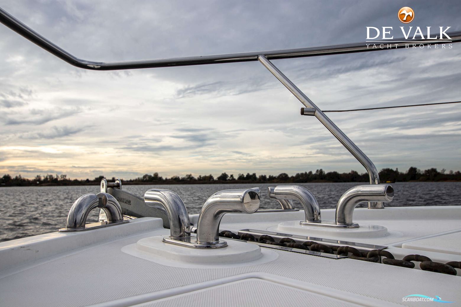 Ferretti 550