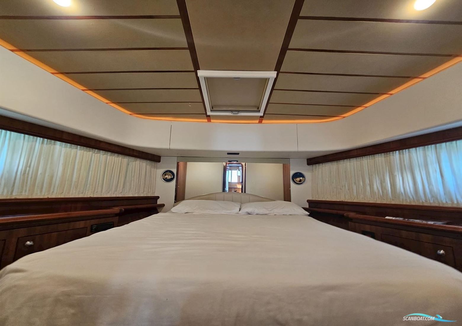 Ferretti 68