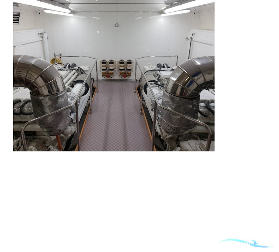 Ferretti 94 Custom Line