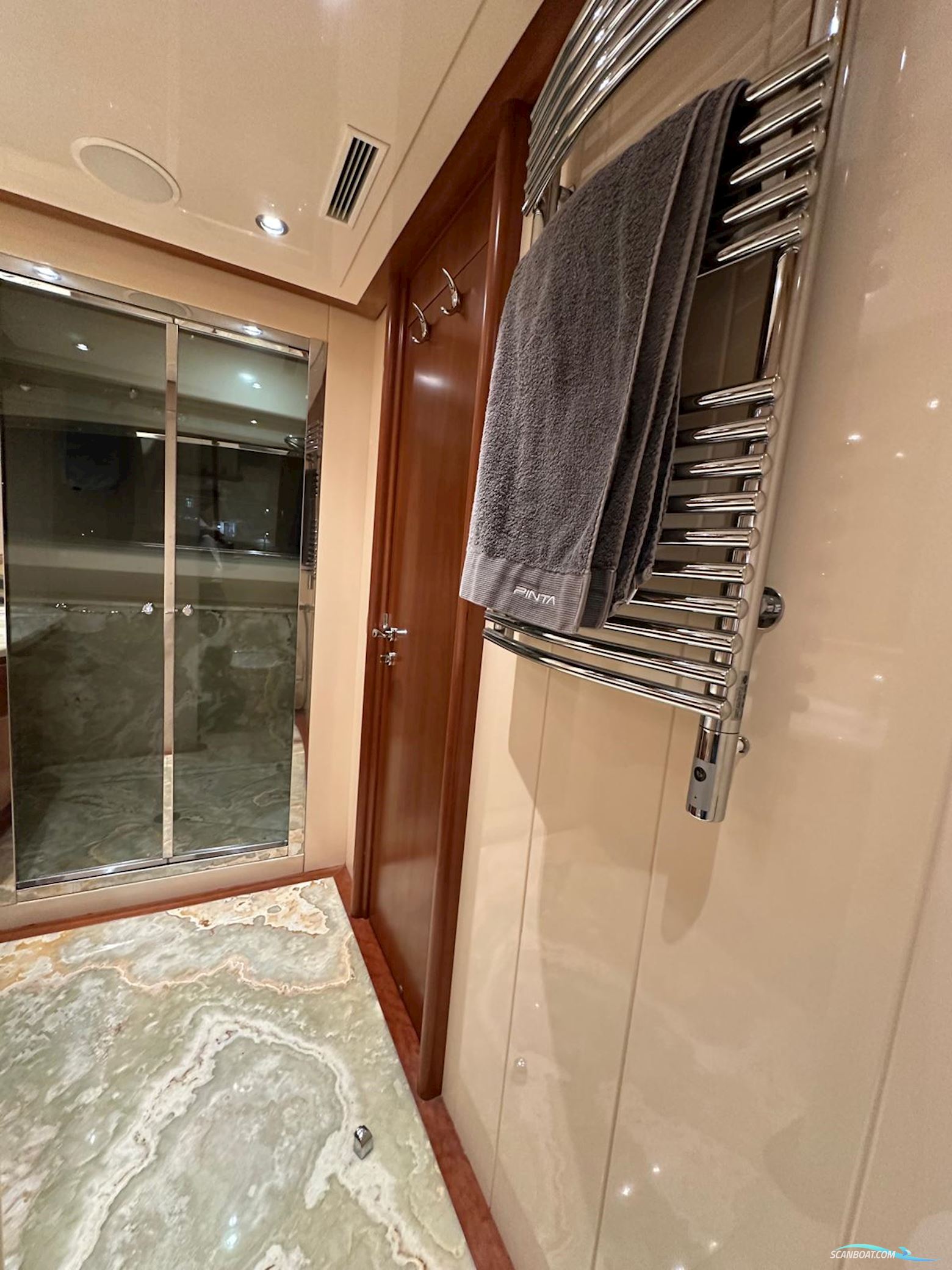 Ferretti Custom LINE 94