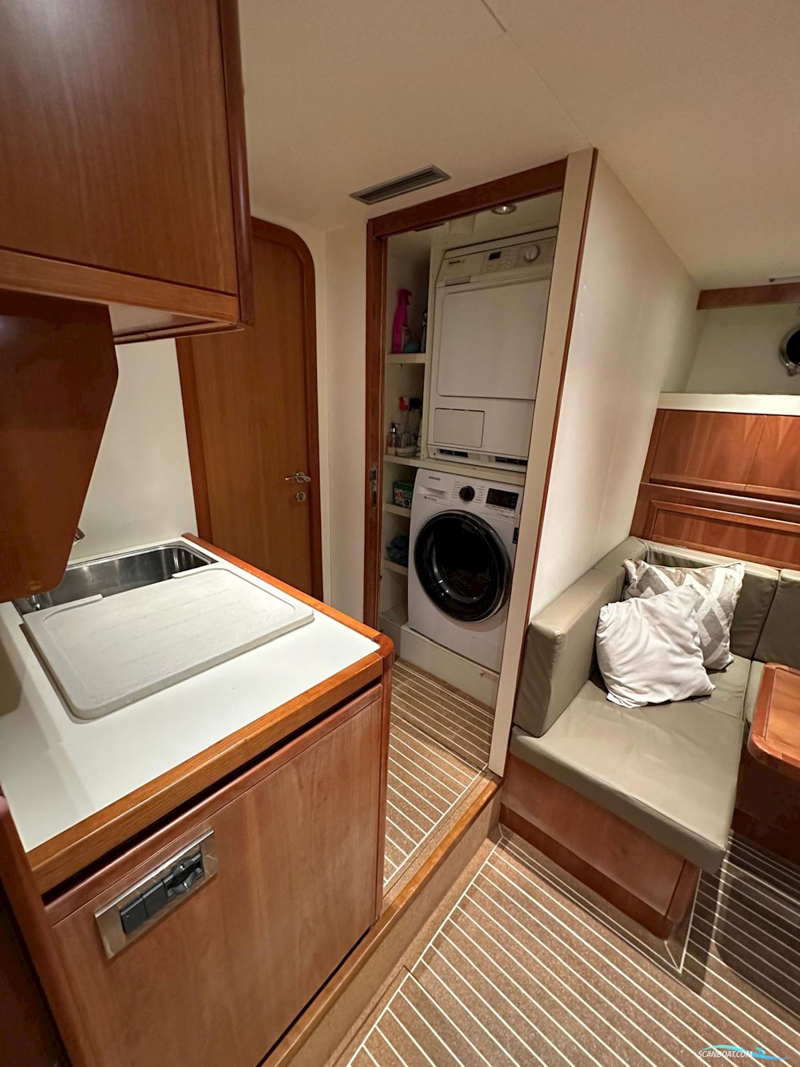 Ferretti Custom LINE 94