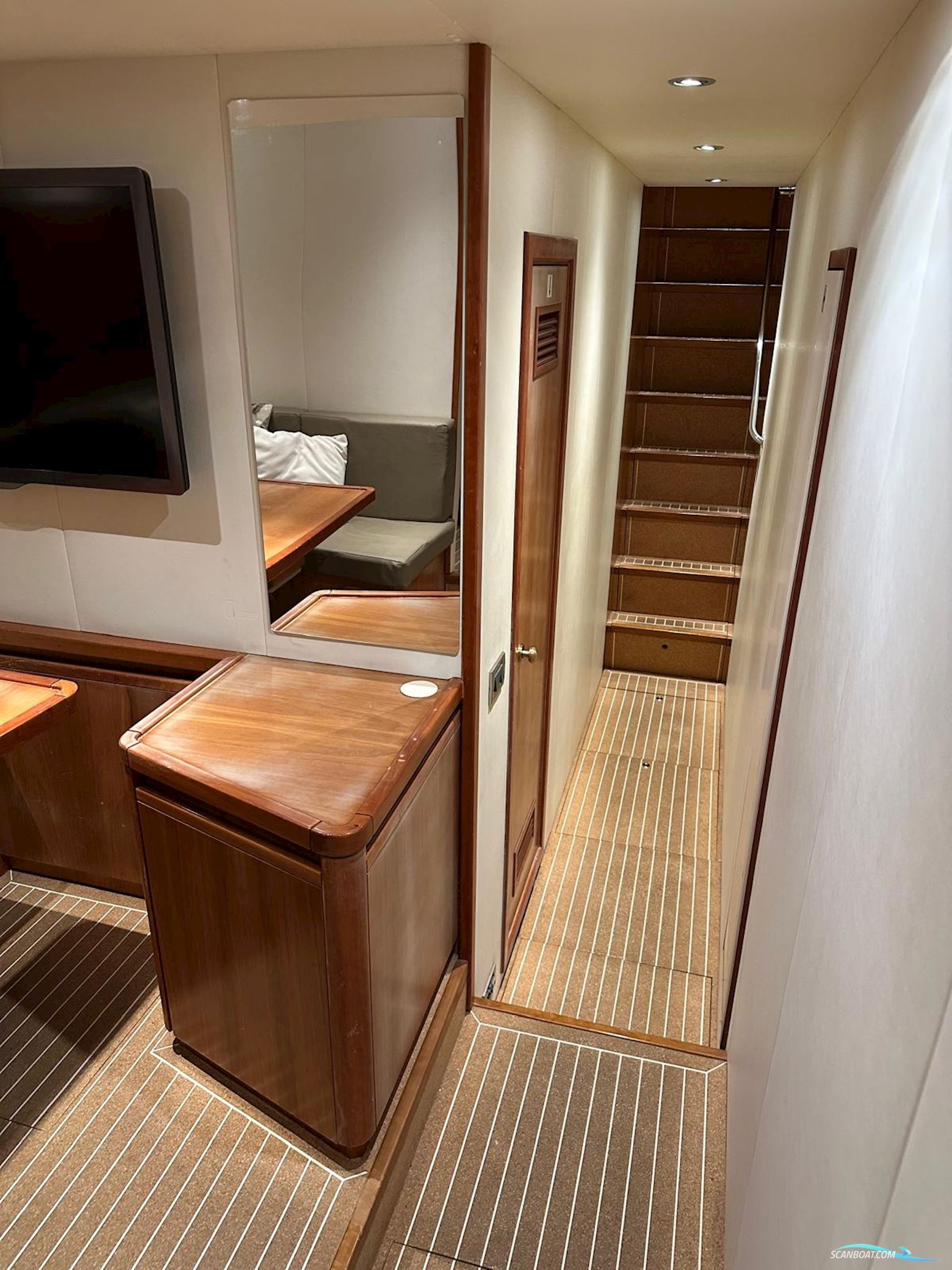 Ferretti Custom LINE 94