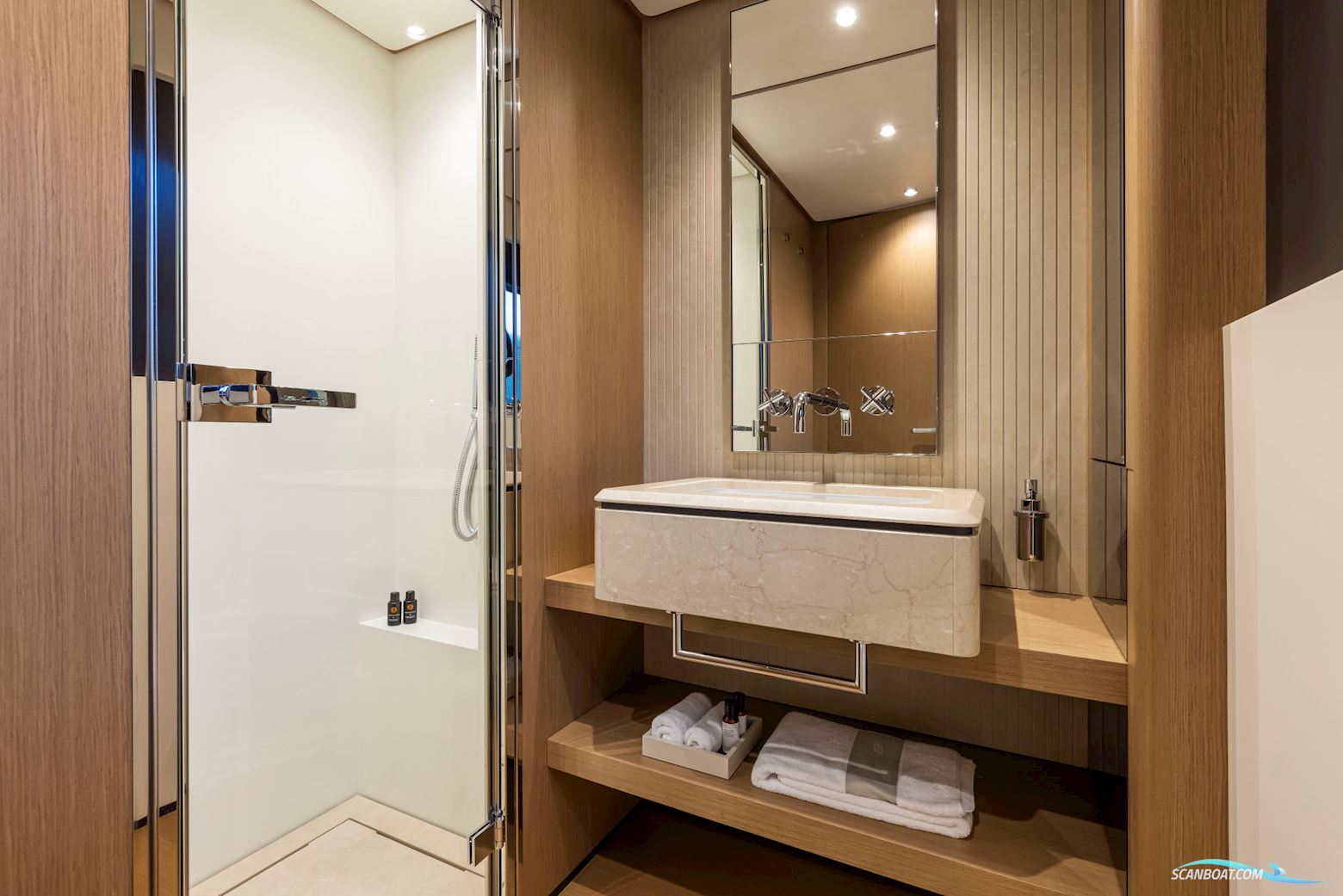 Ferretti Yachts 1000