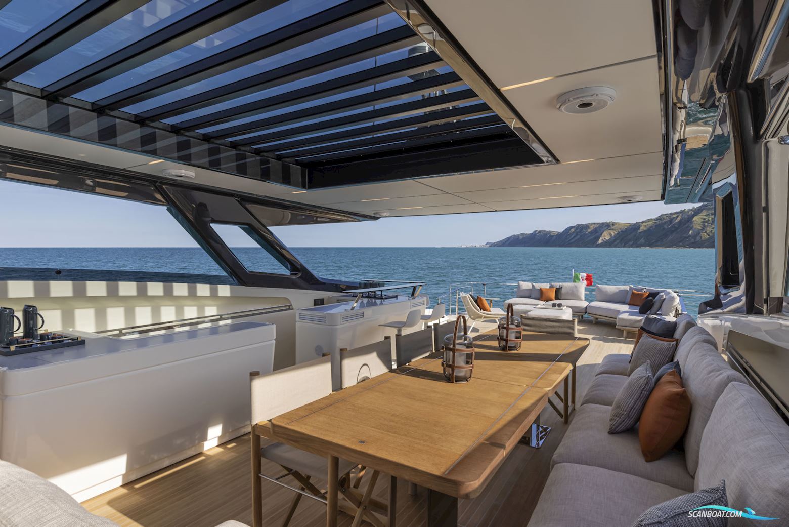 Ferretti Yachts 1000