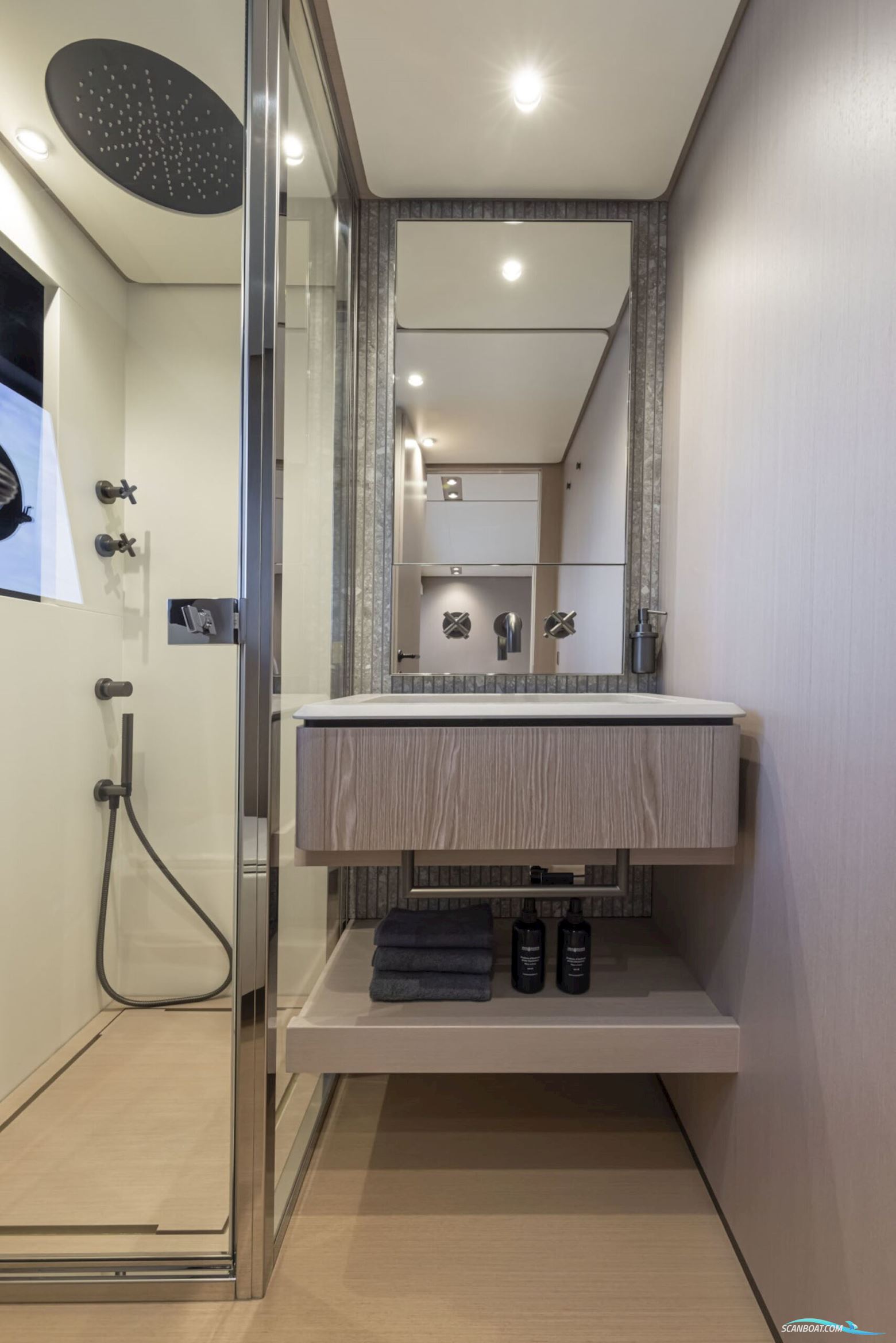 Ferretti Yachts 1000