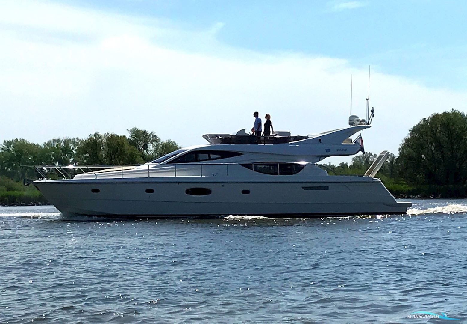 Ferretti Yachts 550