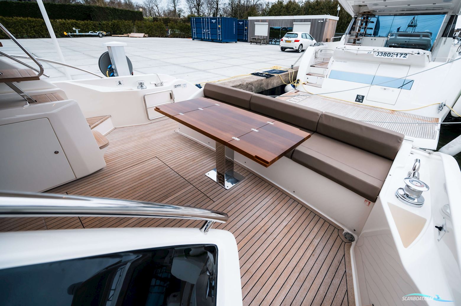 Ferretti Yachts 550