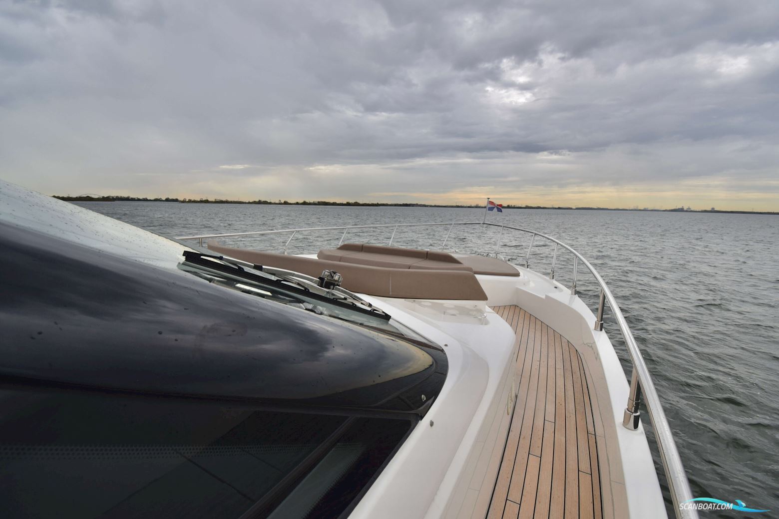 Ferretti Yachts 550