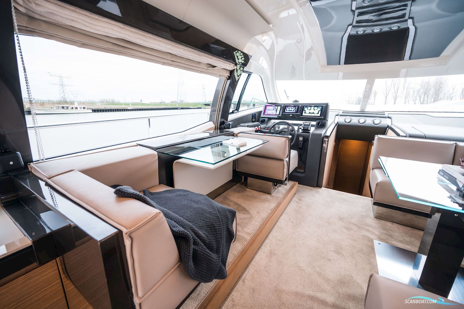 Ferretti Yachts 550