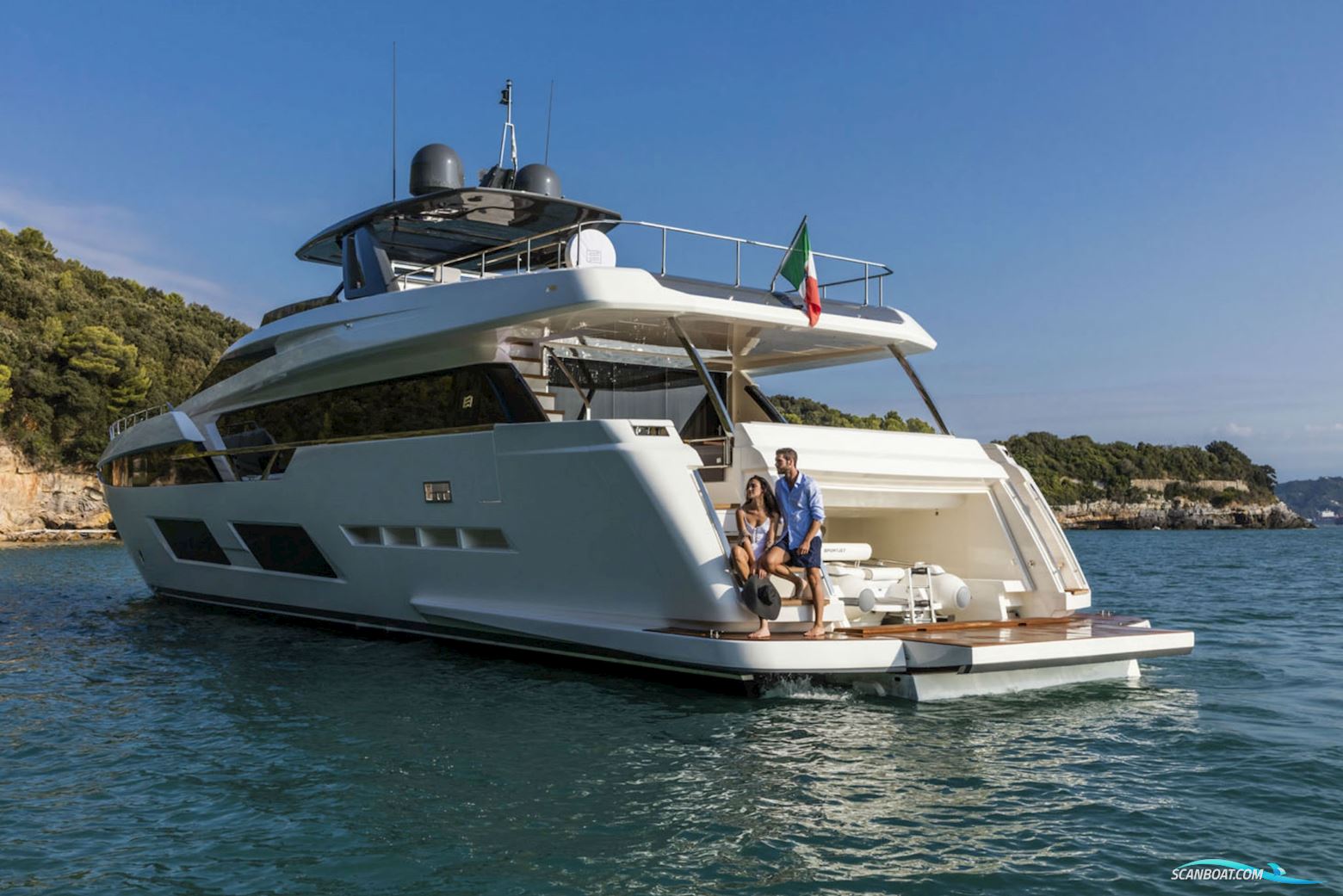 Ferretti Yachts 920