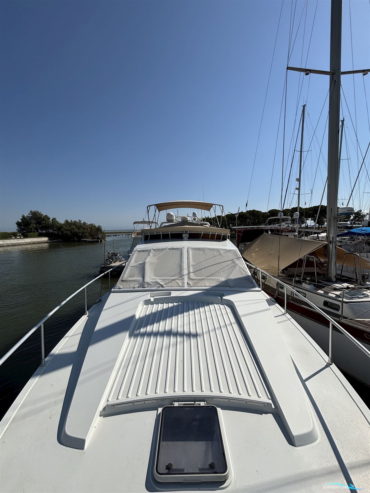 Ferretti Yachts ALTURA 52