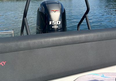 Finnmaster Husky R6 Black Edition Motorbåd 2021, med Yamaha V-Max 150 motor, Sverige