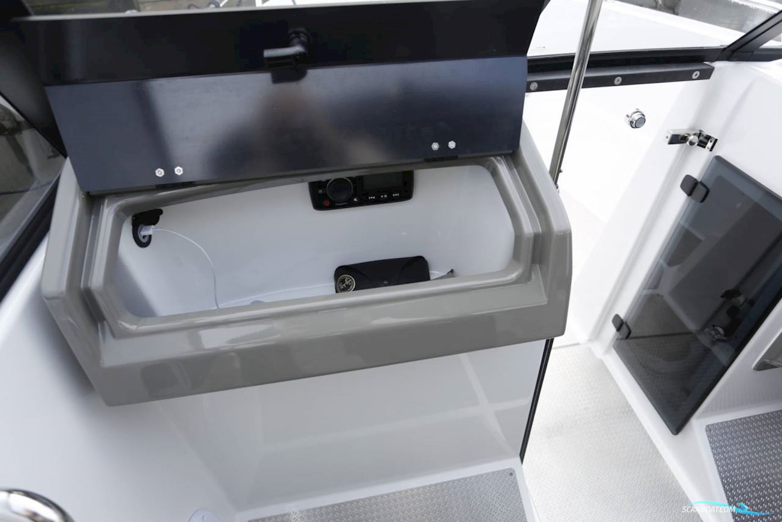 Finnmaster Husky R7 - Yamaha 150 HK/Udstyr