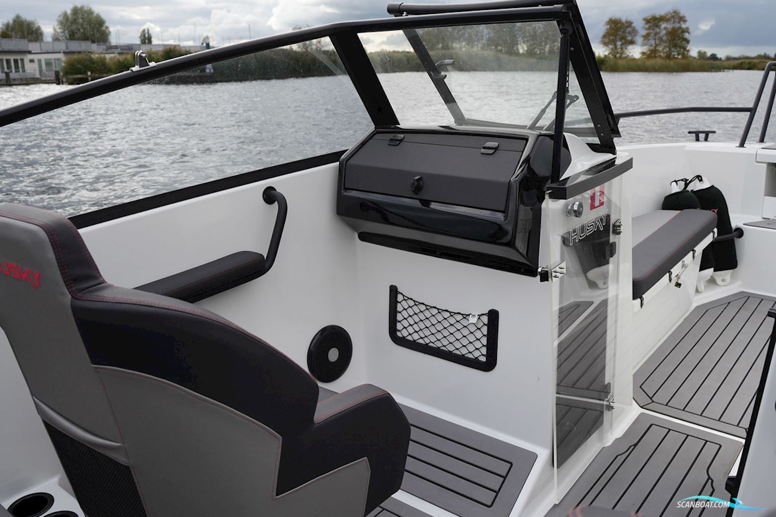FINNMASTER Husky R7