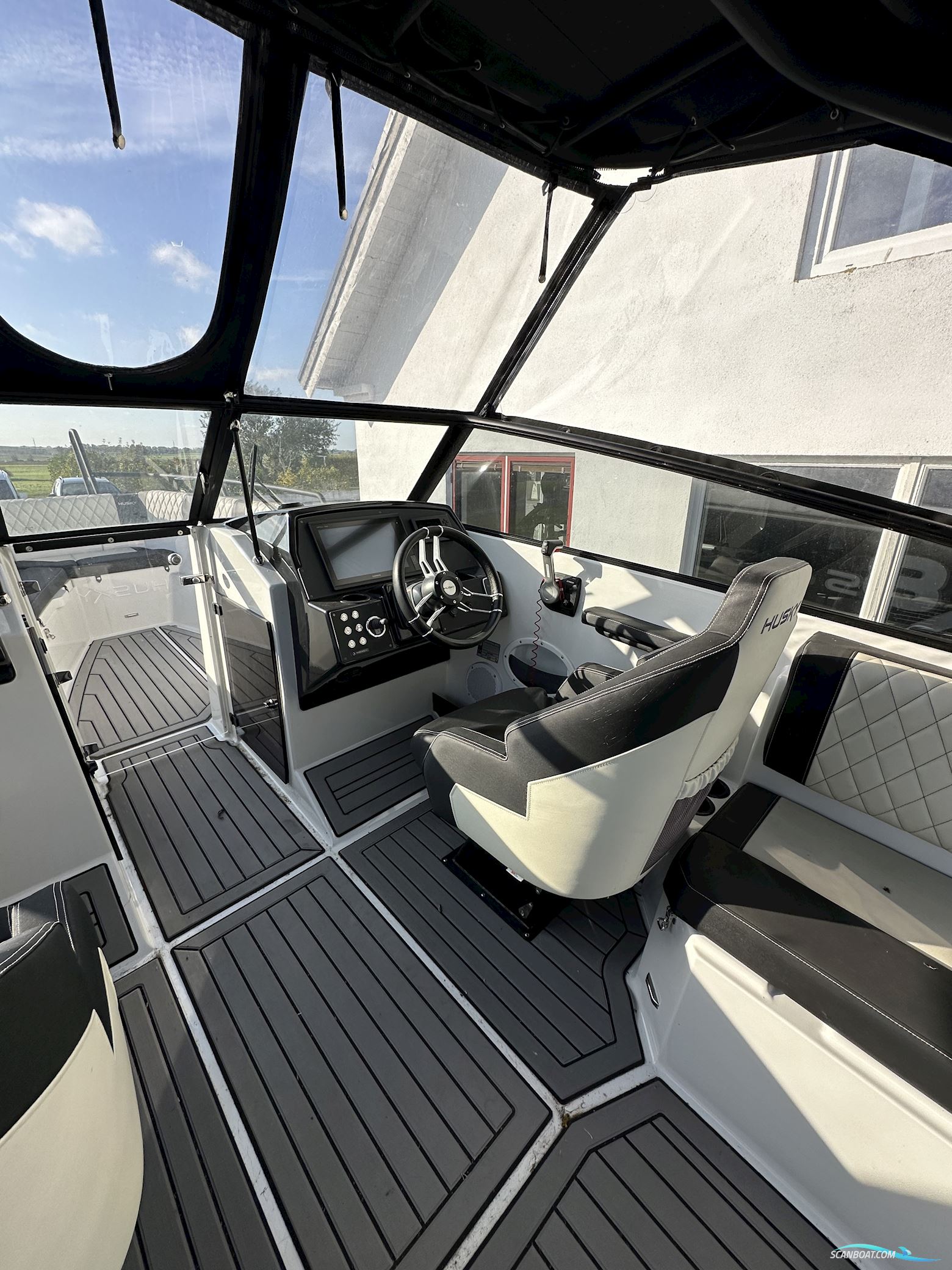 FINNMASTER Husky R8 S