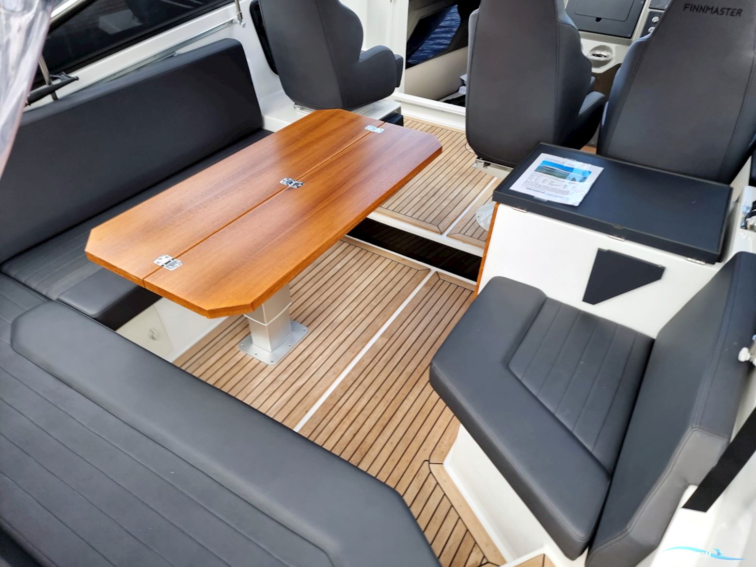 Finnmaster T8 Yamaha F300 XSB2 2022