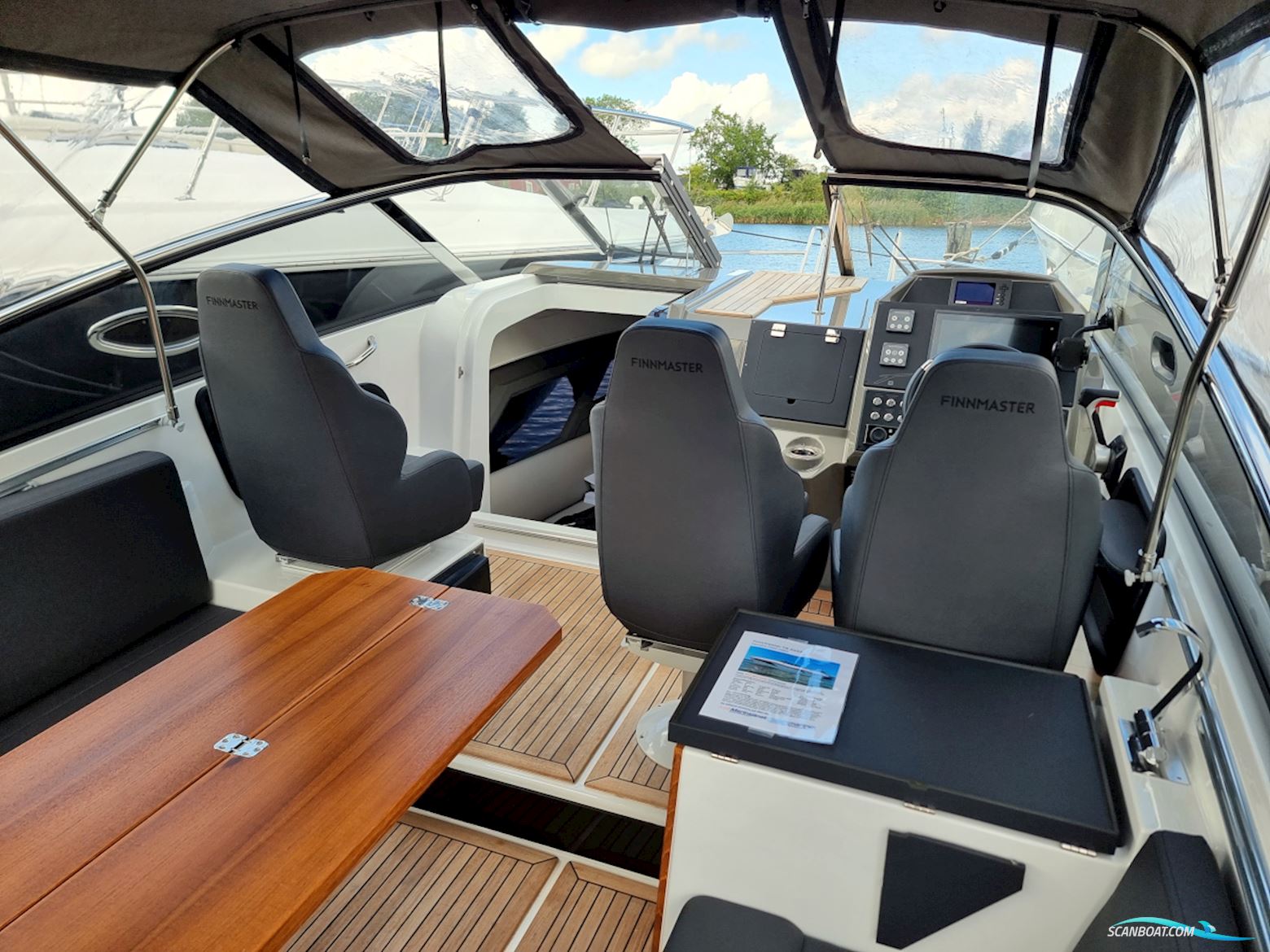 Finnmaster T8 Yamaha F300 XSB2 2022