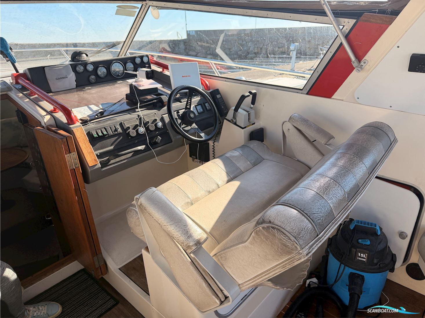 Fjord Dolphin 900