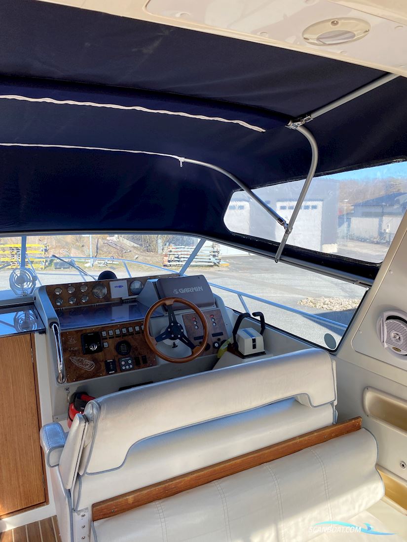 Fjord Dolphin 975