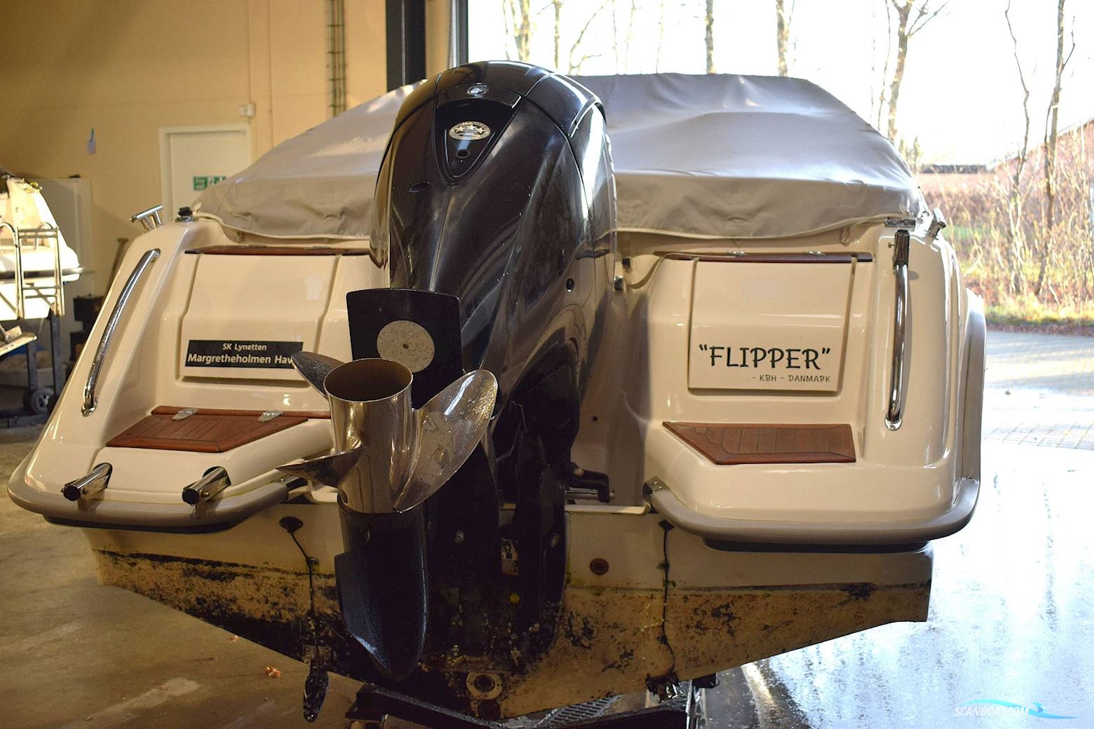 Flipper 630 DC m/ Mercury F150