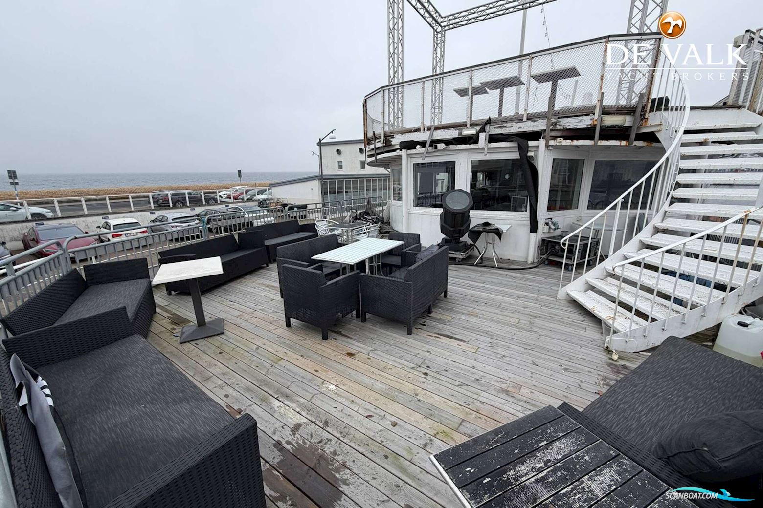 Floating Restaurant