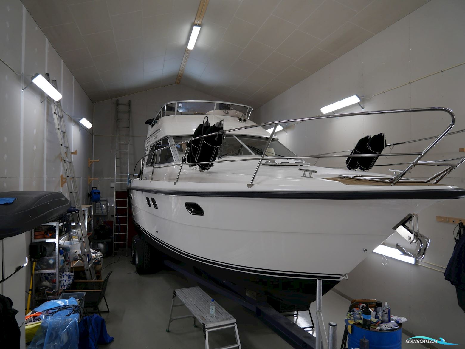 Forbina 10000 Motorbåd 1998, med Volvo Penta KAD 44 med ny servat drev motor, Sverige