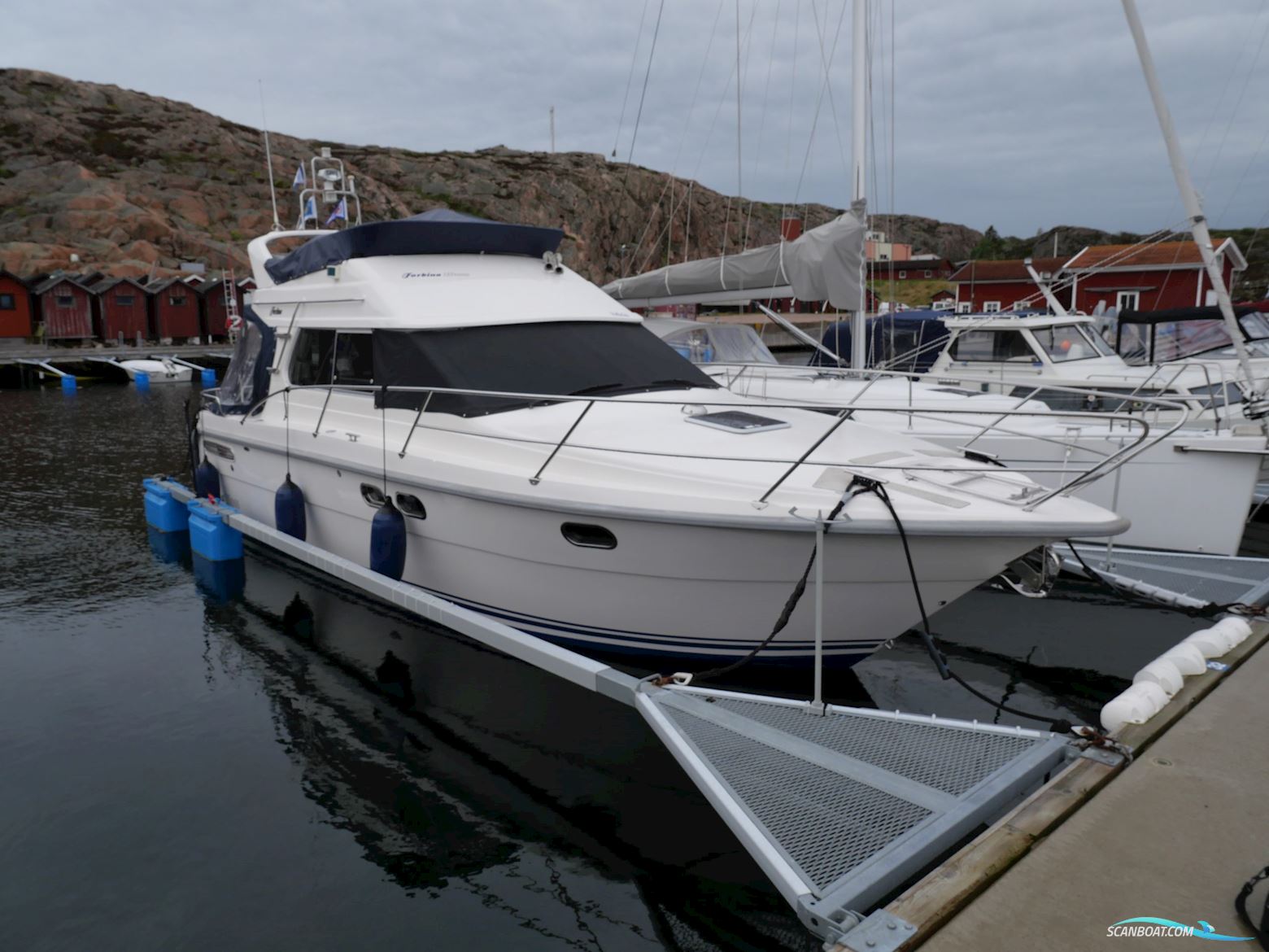Forbina Forbina 10000 Flybridge Motorbåd 2001, med Volvo Penta Kad 44    260 HK motor, Sverige