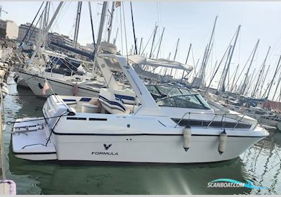 Formula 29 PC Express Cruiser Motorbåd 1991, med Volvo Penta motor, Spanien