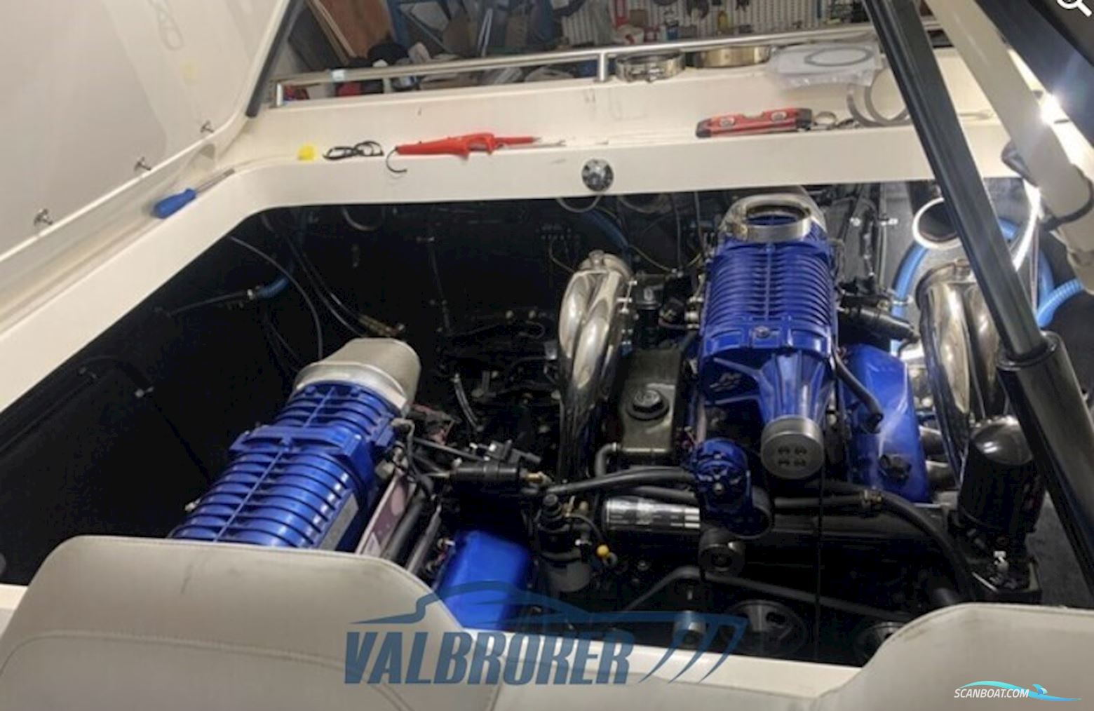 Fountain 38 Lightning