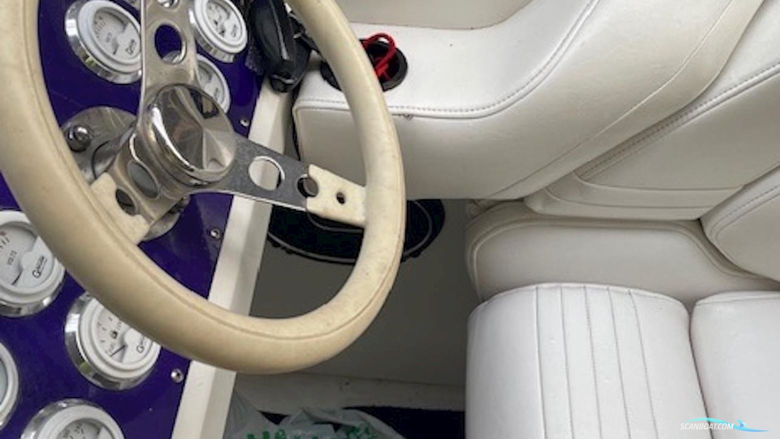 Fountain 42 Lightning