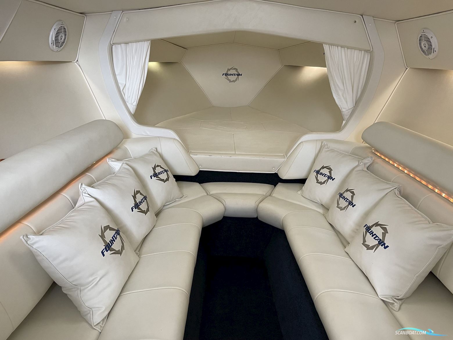 Fountain 47 Lightning