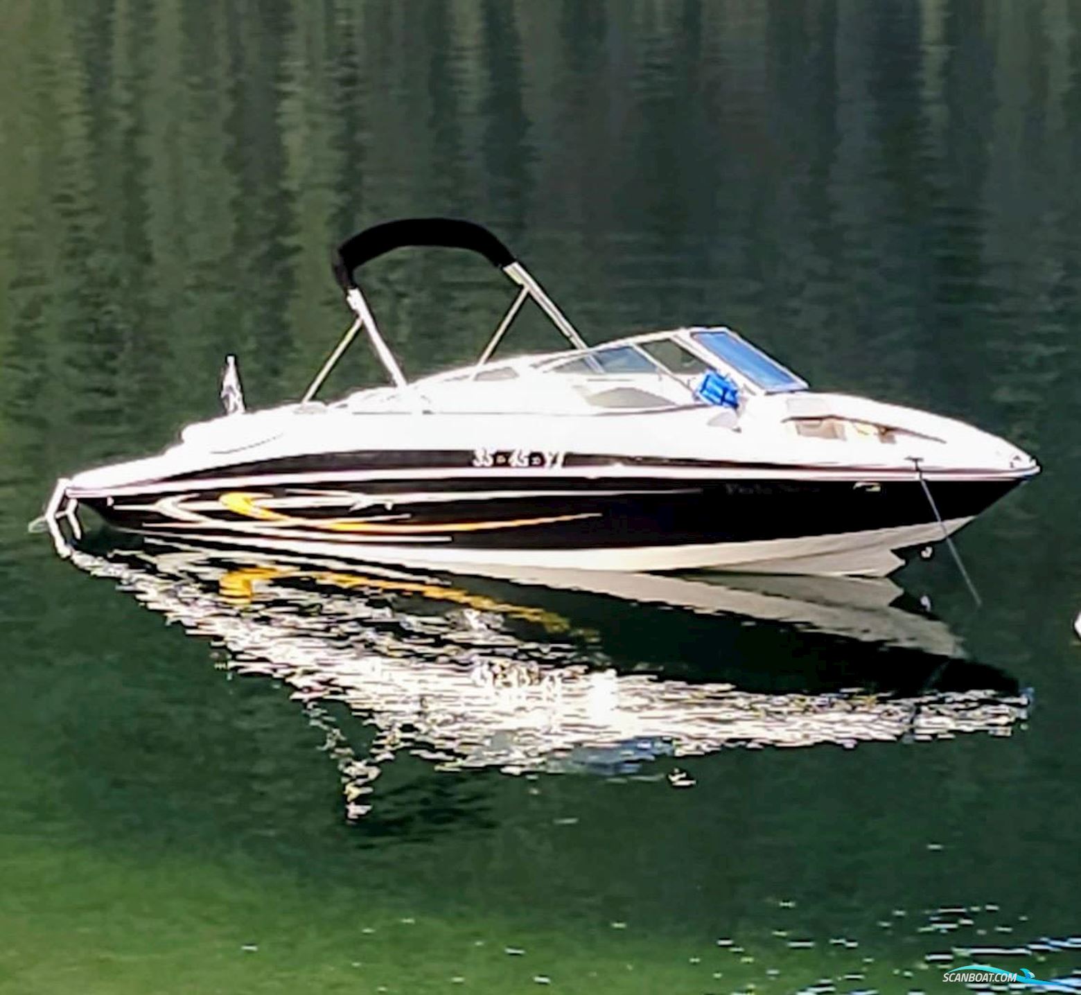 Four Winns  240 Horizon Bowrider