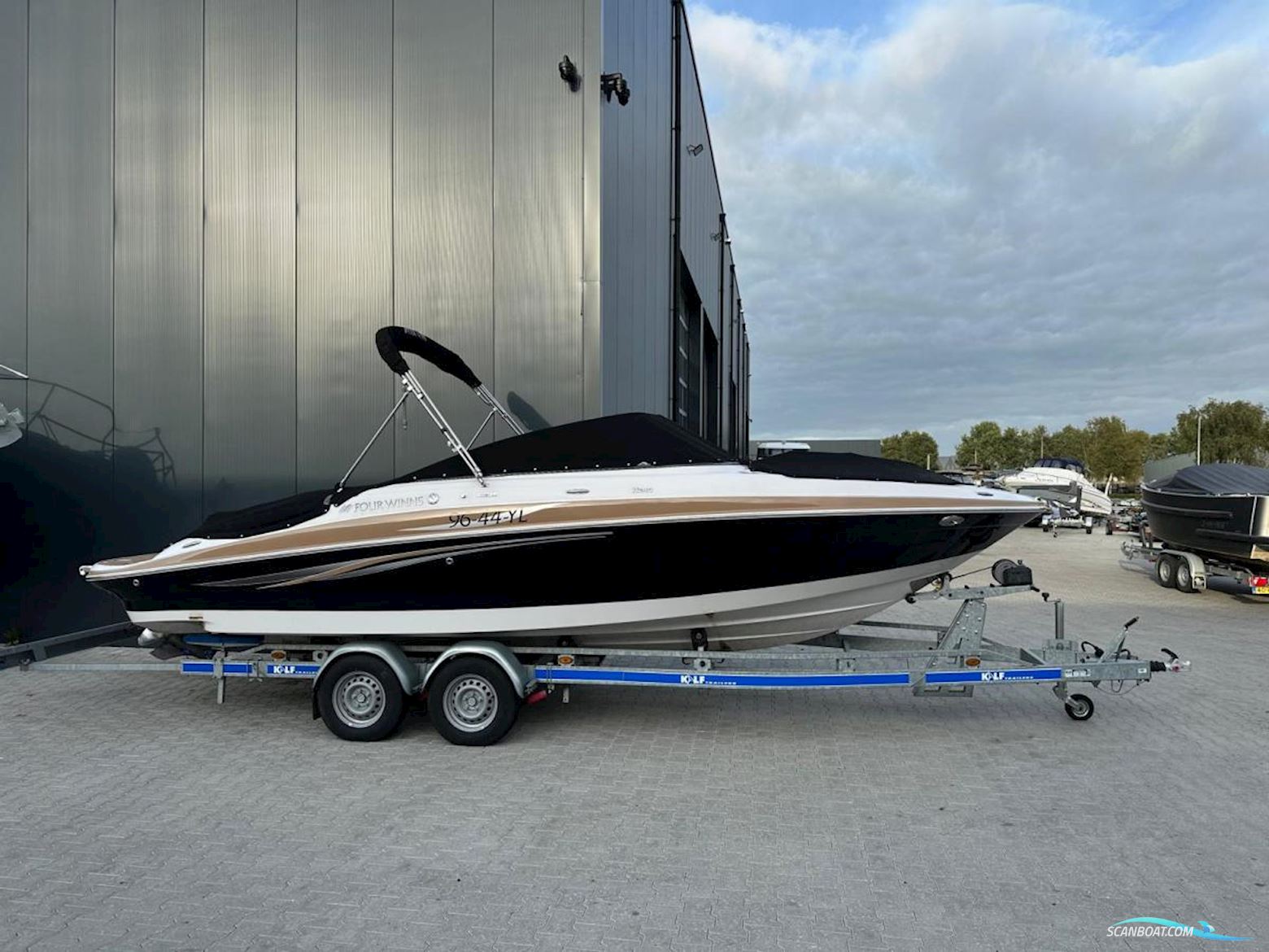 Four Winns  H 240 Bowrider Motorbåd 2008, med Volvo Penta  motor, Holland