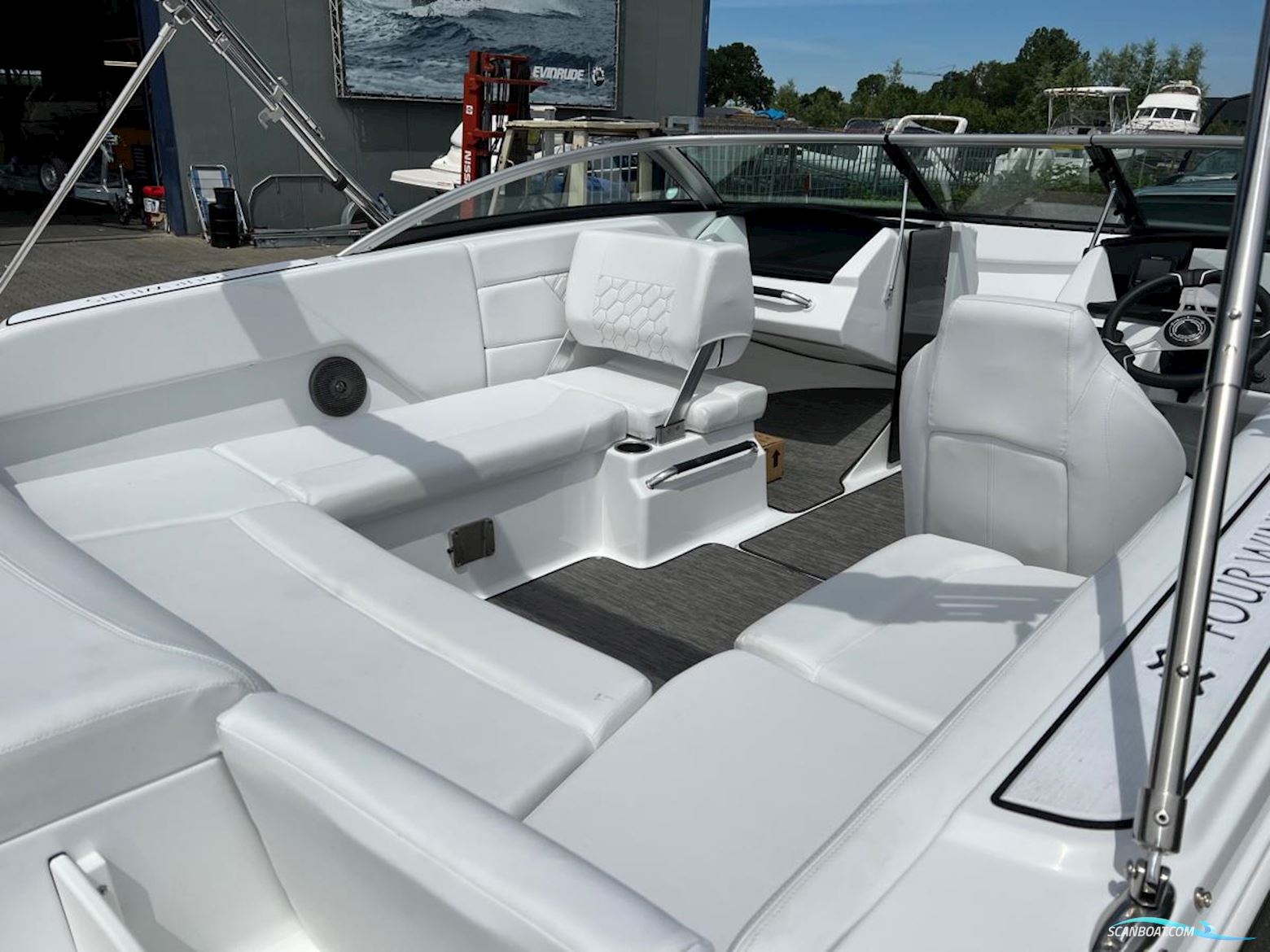 Four Winns  H1 OUTBOARD 21ft