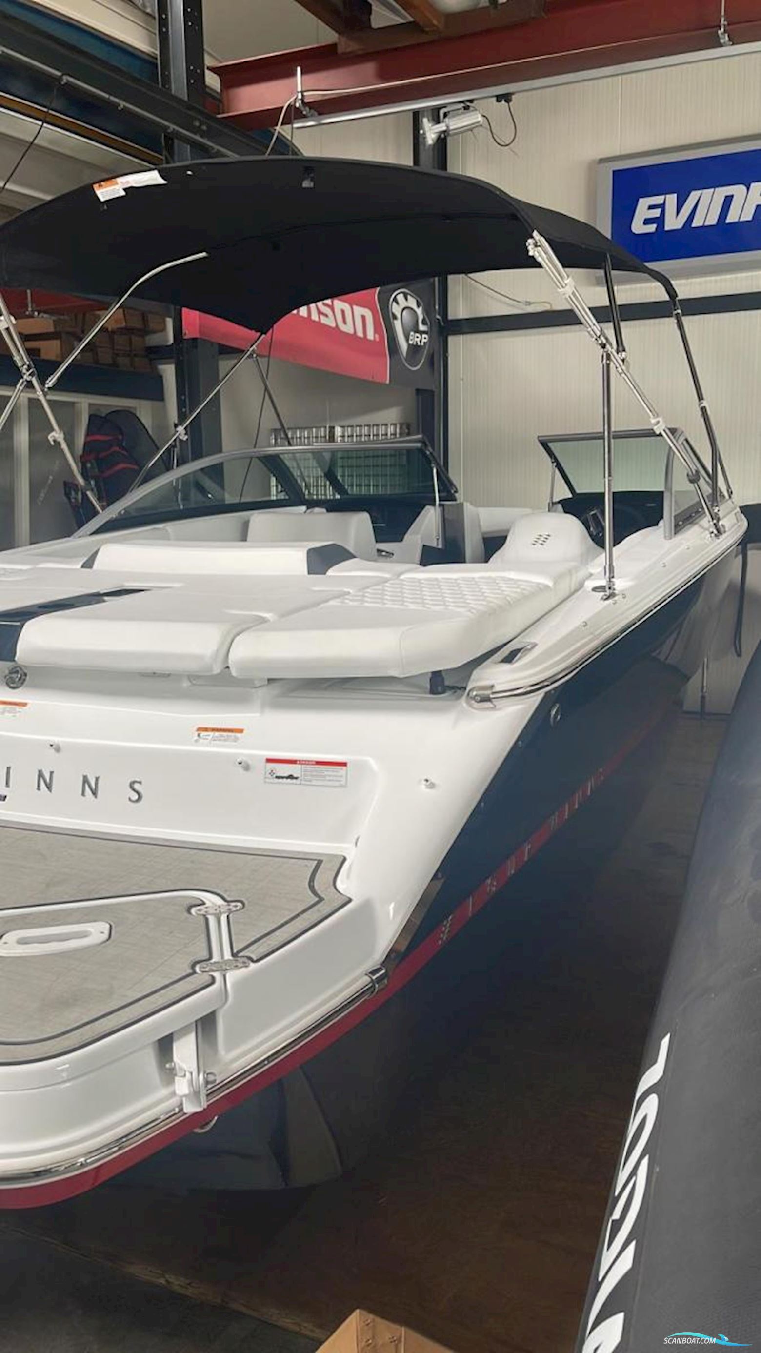 Four Winns  H2 Bowrider met boegschroef