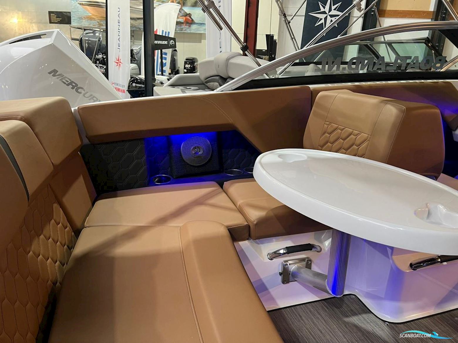 Four Winns  H2 BOWRIDER NEW DEMO