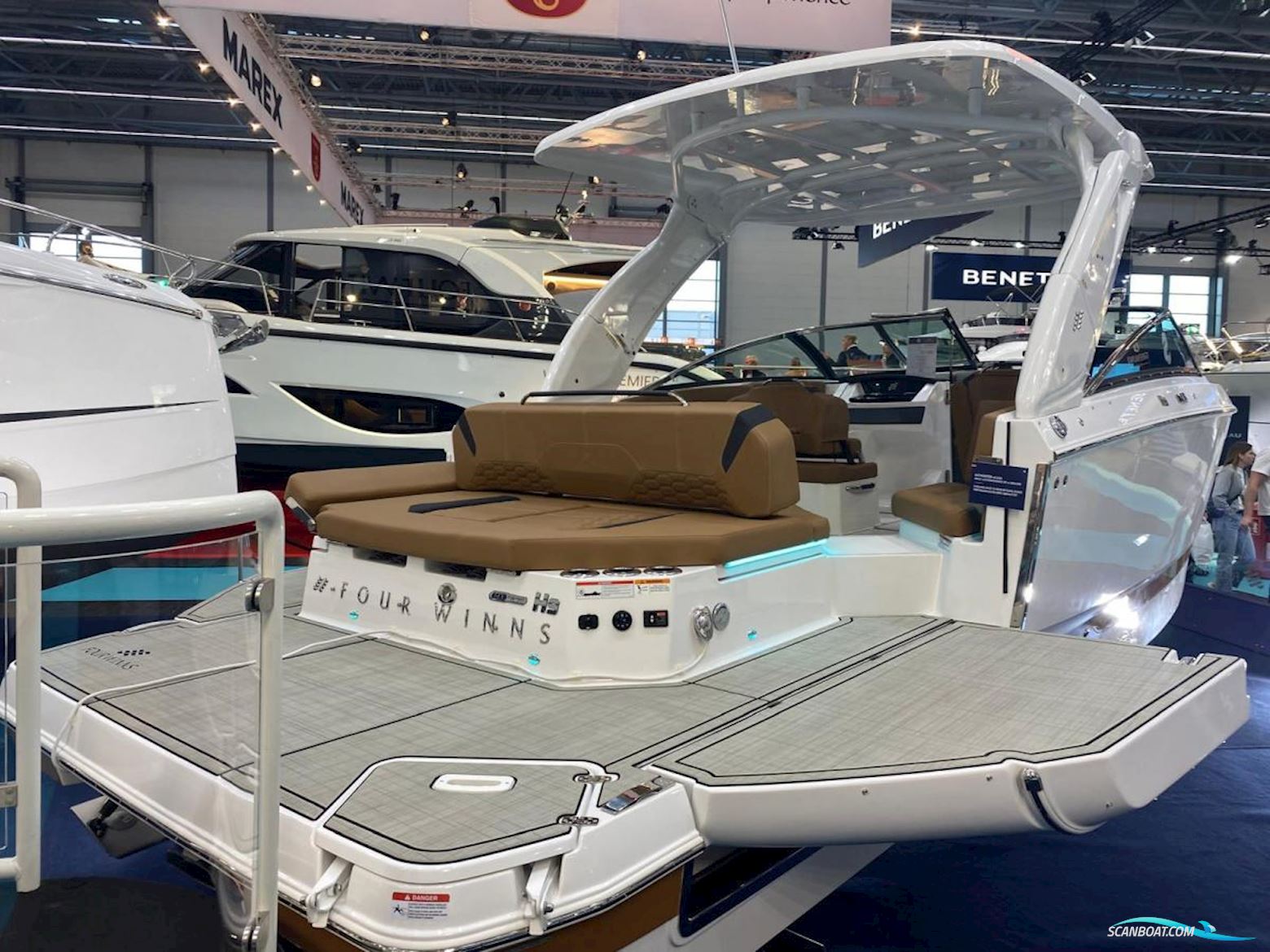 Four Winns  H9 Bowrider